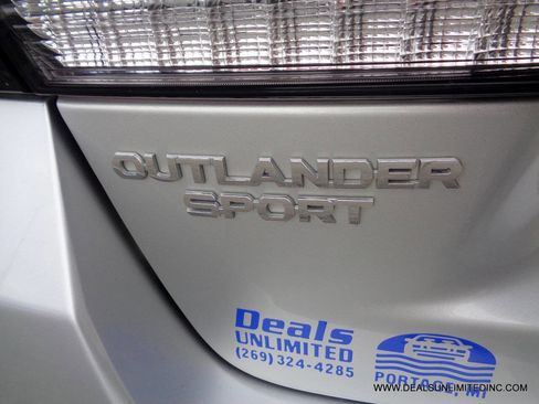 Used 2020 Mitsubishi Outlander Sport SE image 5