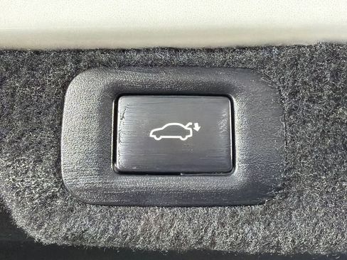 Used 2022 Lexus LS 500 w/ Interior Upgrade Package RWD image 21