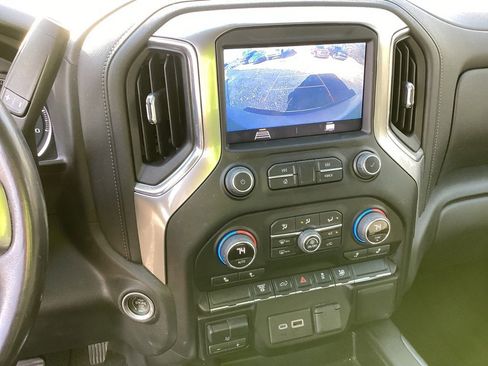 Used 2022 Chevrolet Silverado 2500 LT w/ Convenience Package image 9