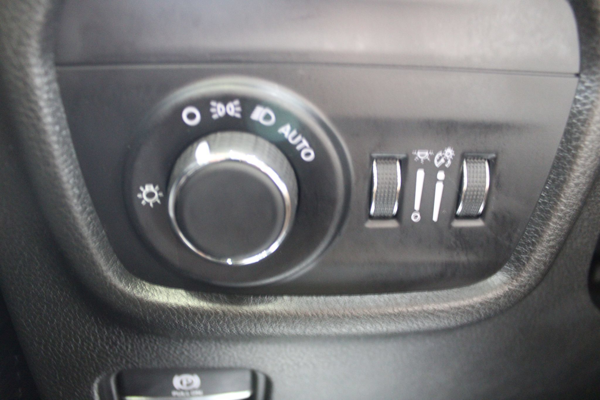 Used 2023 Jeep Grand Cherokee Altitude AWD/4WD image 39