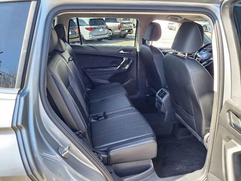 Used 2024 Volkswagen Tiguan SE image 14