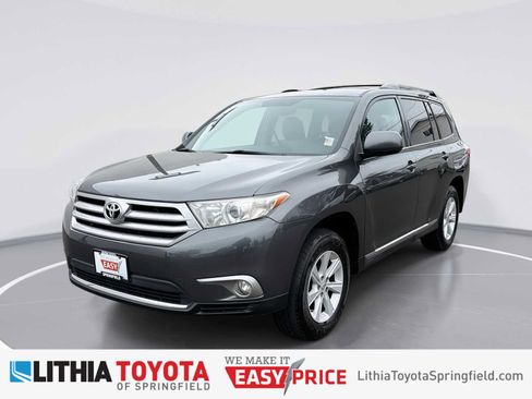 Used 2013 Toyota Highlander SE AWD/4WD image 1
