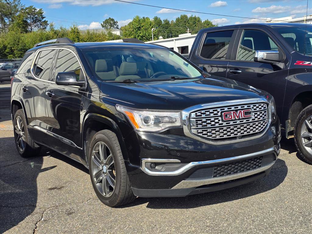 Used 2019 GMC Acadia Denali w/ Technology Package FWD image 10