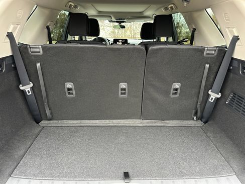 New 2025 Nissan Pathfinder SV w/ SV Premium Package image 19