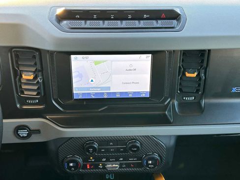 Used 2021 Ford Bronco Badlands w/ Sasquatch Package image 28