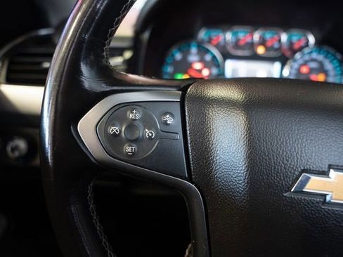 Used 2020 Chevrolet Suburban LT image 20