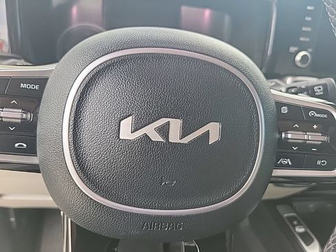 Used 2022 Kia Sorento S FWD image 25