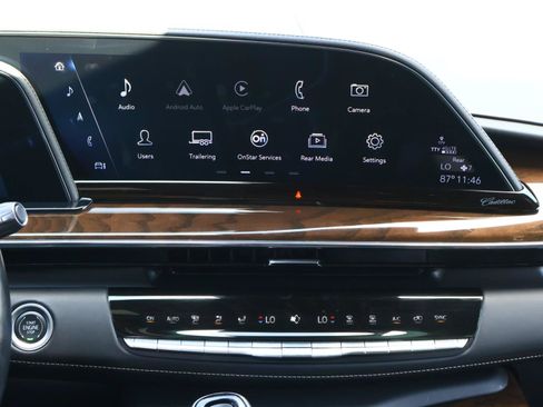 Certified 2024 Cadillac Escalade ESV Premium Luxury Platinum AWD/4WD image 15