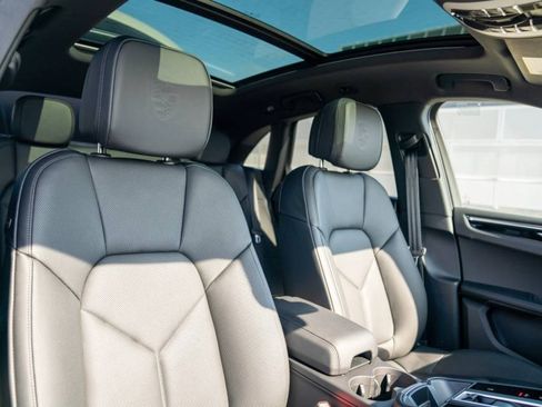 New 2026 Porsche Macan AWD/4WD image 27