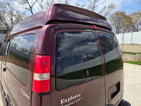 Used 2012 GMC Savana 1500 RWD image 45