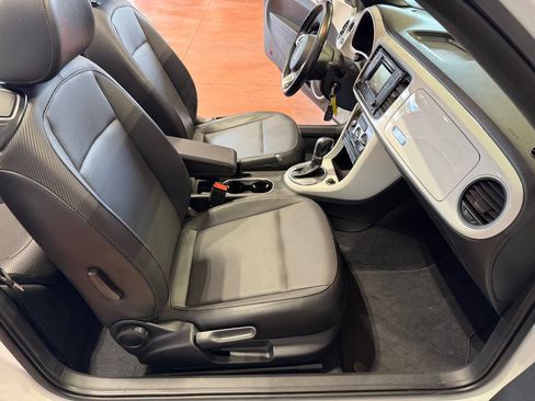 Used 2019 Volkswagen Beetle 2.0T S FWD image 23