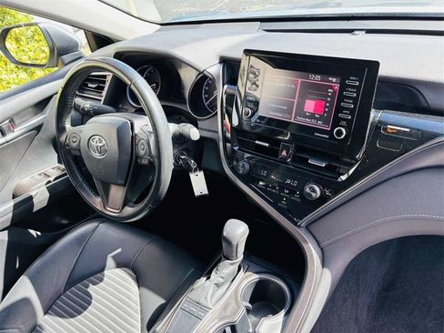 Used 2023 Toyota Camry SE image 14