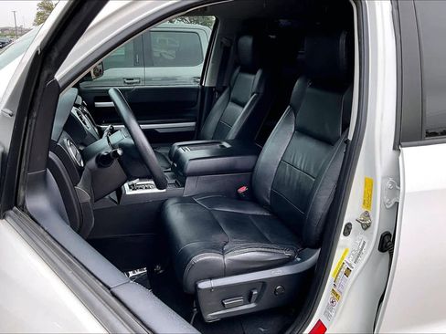 Used 2016 Toyota Tundra SR5 w/ SR5 Upgrade Package image 8