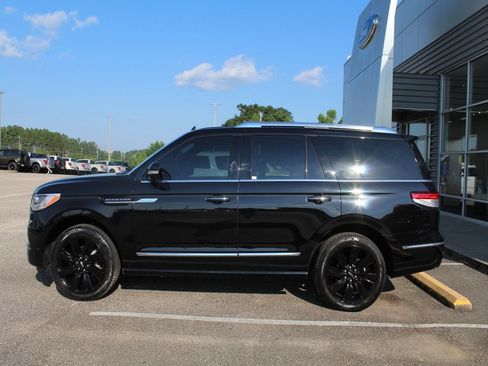 Used 2024 Lincoln Navigator Reserve AWD/4WD image 10
