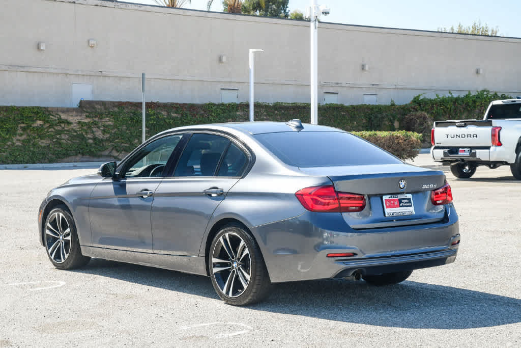 Used 2018 BMW 328d Sedan RWD image 7