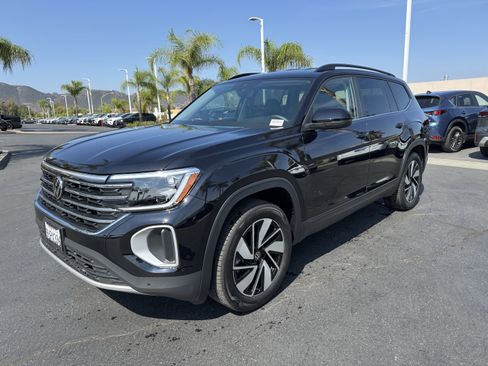 Used 2026 Volkswagen Atlas SE FWD image 4