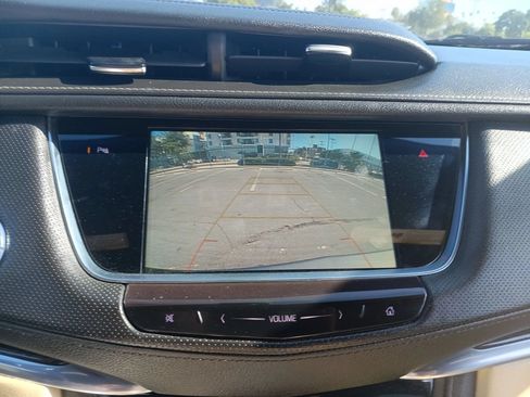 Used 2018 Cadillac XT5 FWD image 18