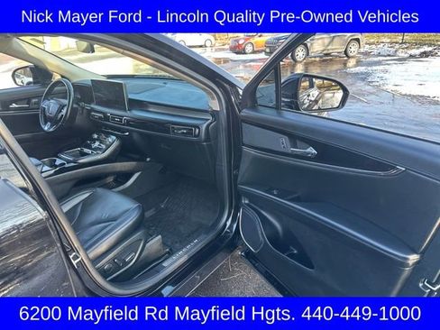 Used 2022 Lincoln Nautilus Reserve image 9