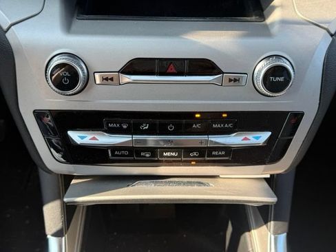 Used 2023 Ford Explorer XLT w/ Equipment Group 202A AWD/4WD image 30