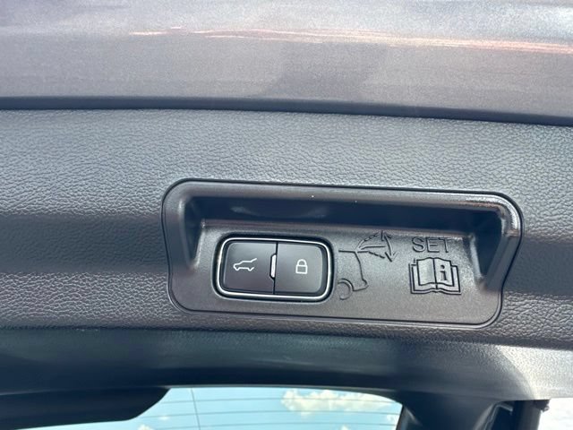 Used 2024 Ford Explorer XLT w/ Equipment Group 202A AWD/4WD image 6