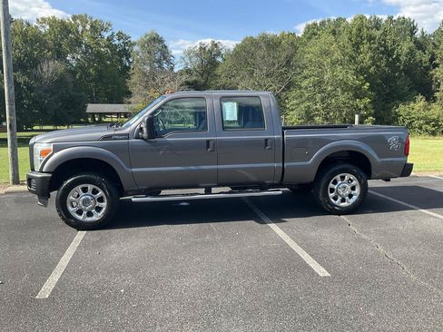 Used 2012 Ford F250 XL w/ Snow Plow Prep Pkg AWD/4WD image 10