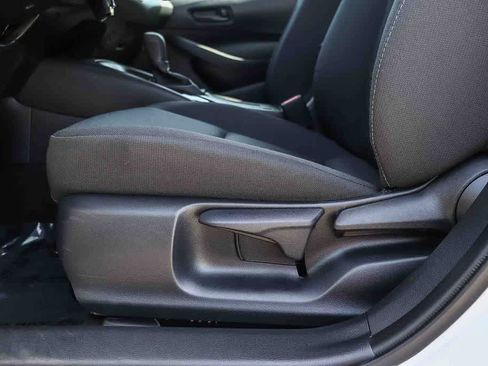 Used 2025 Toyota Corolla LE FWD image 20