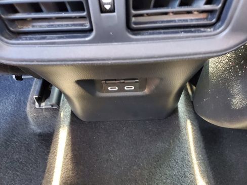 Used 2024 Toyota RAV4 XLE FWD image 9
