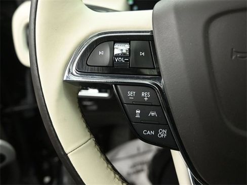 Certified 2022 Lincoln Nautilus Black Label w/ Class II Trailer Tow Package image 17