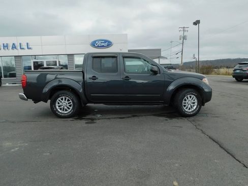 Used 2015 Nissan Frontier SV w/ SV Value Truck Package image 10