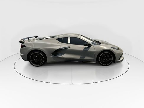 Used 2025 Chevrolet Corvette Stingray Preferred Cpe w/ Z51 Performance Package RWD image 9