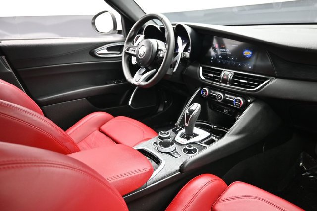 Used 2022 Alfa Romeo Giulia Sprint RWD image 17