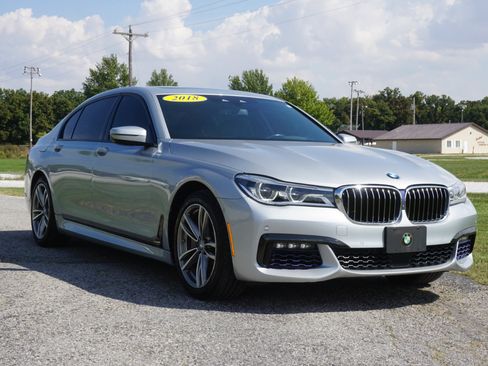 Used 2018 BMW 750i xDrive image 4