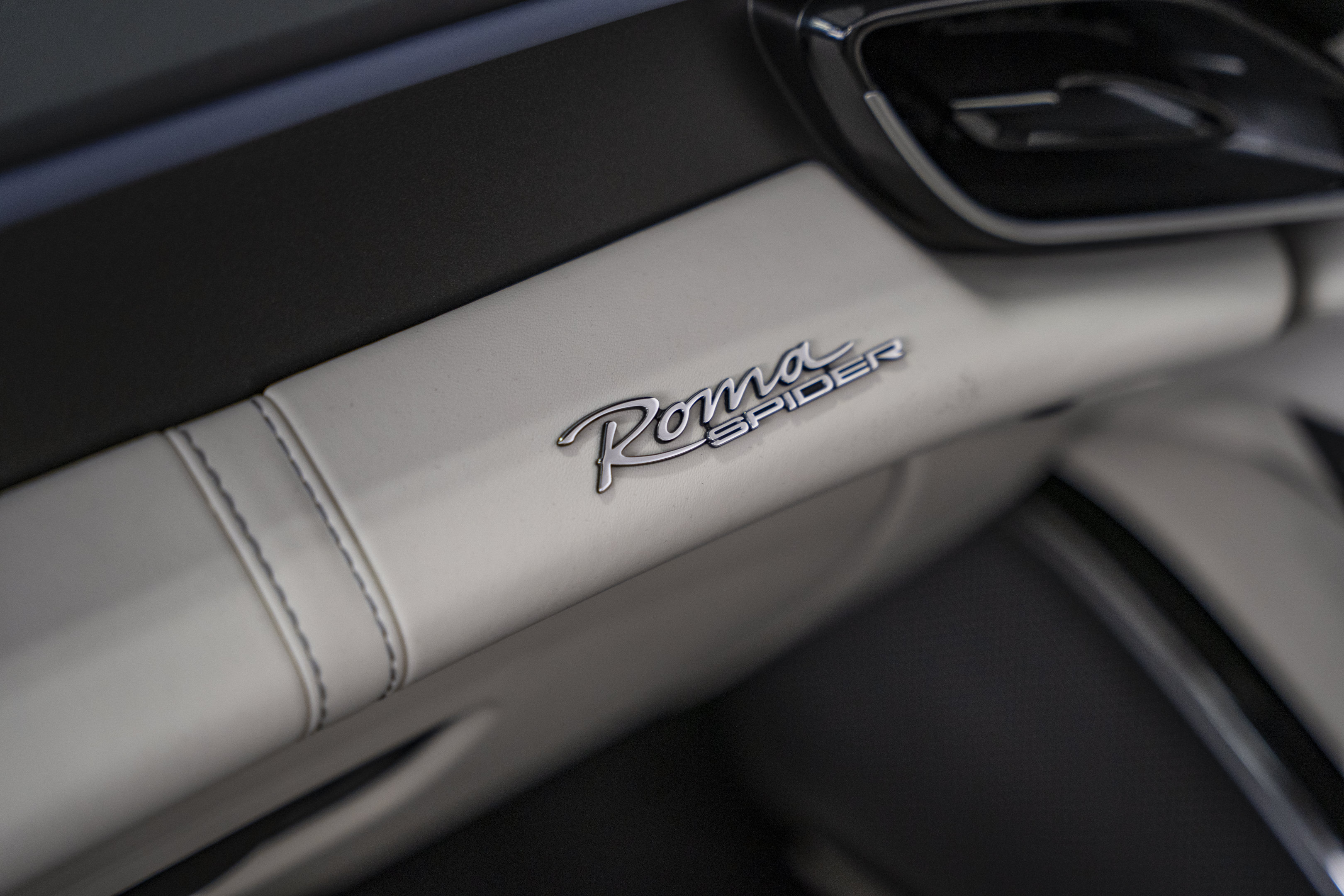 Used 2025 Ferrari Roma Spider RWD image 39