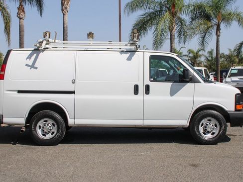 Used 2014 Chevrolet Express 2500 image 11