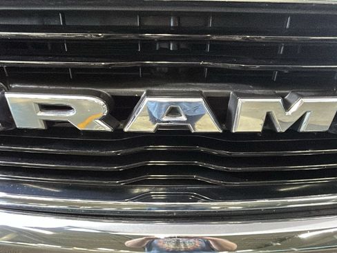 Used 2019 RAM 1500 Big Horn RWD image 10