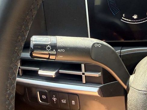 Used 2025 Hyundai Santa Fe SEL FWD image 23