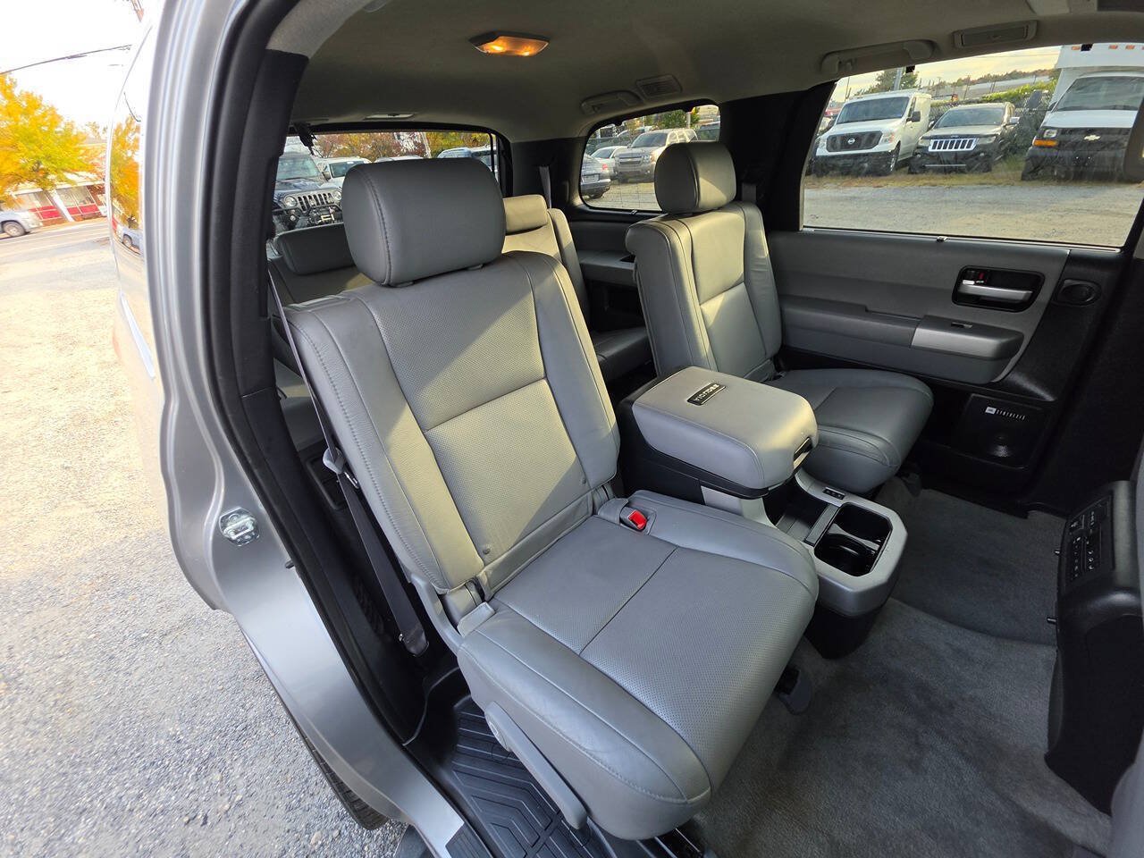 Used 2008 Toyota Sequoia Platinum w/ Cold Area Pkg AWD/4WD image 13
