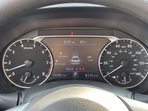 Used 2025 Nissan Altima 2.5 SV FWD image 18