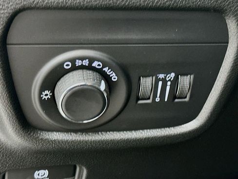 New 2026 Jeep Grand Cherokee L 4WD image 15