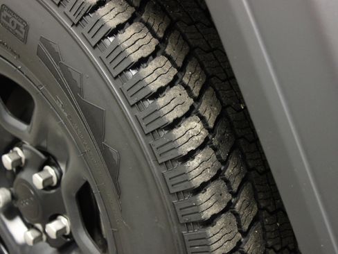 Used 2025 Jeep Wrangler Sport image 10