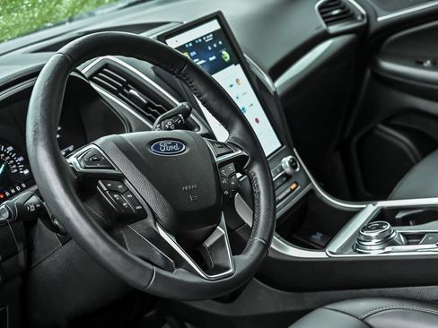 Certified 2024 Ford Edge SEL w/ Convenience Package AWD/4WD image 18