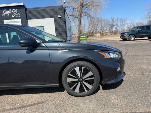 Used 2020 Nissan Altima 2.5 SL AWD/4WD image 2