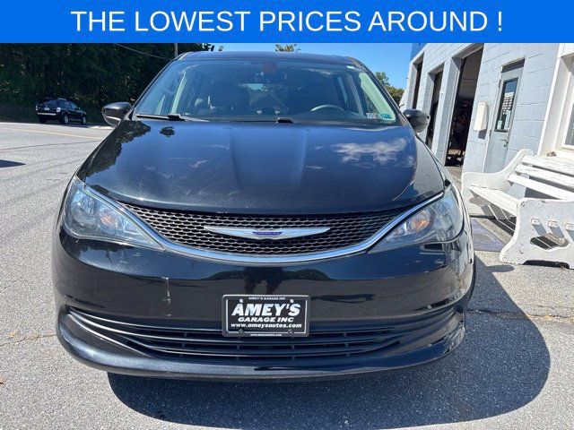 Used 2019 Chrysler Pacifica Touring FWD image 2