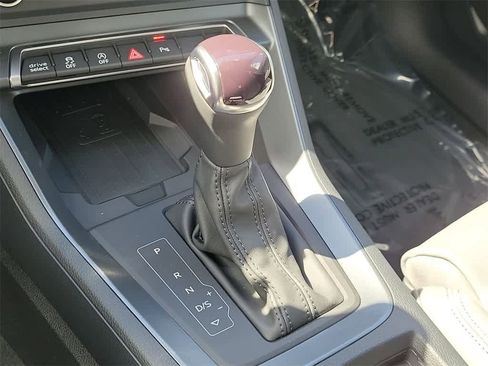 New 2025 Audi Q3 2.0T Premium image 17