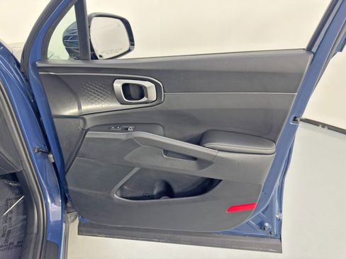 Used 2024 Kia Sorento S w/ Panoramic Sunroof Package image 40