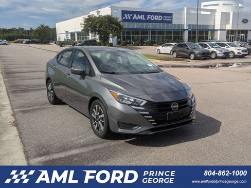 Used 2025 Nissan Versa SV FWD image 1