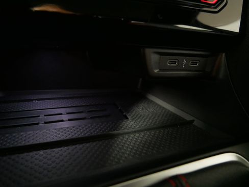 Used 2025 Volkswagen Jetta GLI Autobahn image 30