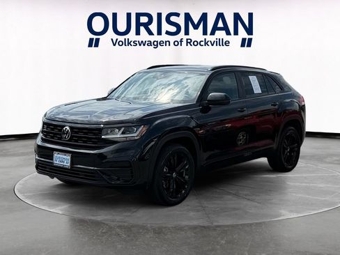 Used 2023 Volkswagen Atlas Cross Sport SEL R-Line AWD/4WD image 2