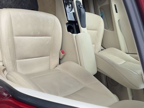 Used 2014 Lexus ES 350 w/ Luxury Package FWD image 3
