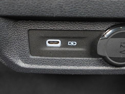 Used 2022 Volkswagen Tiguan SEL R-Line AWD/4WD image 34